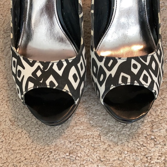 Alfani White and Black Patterned Heels - Picture 3 of 6